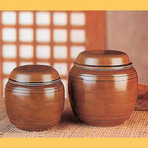 ���y����